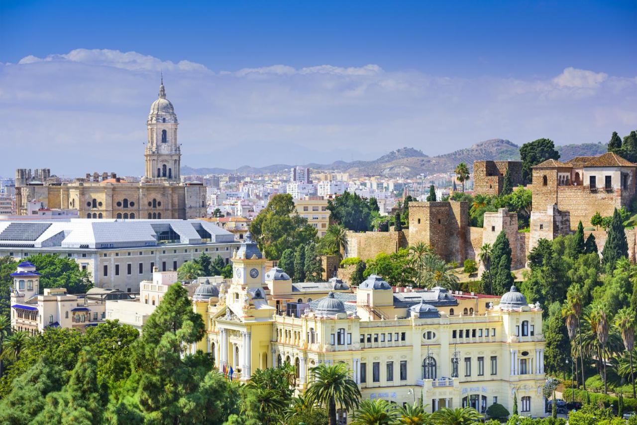 Malaga Centre Apartment with Parking Bagian luar foto