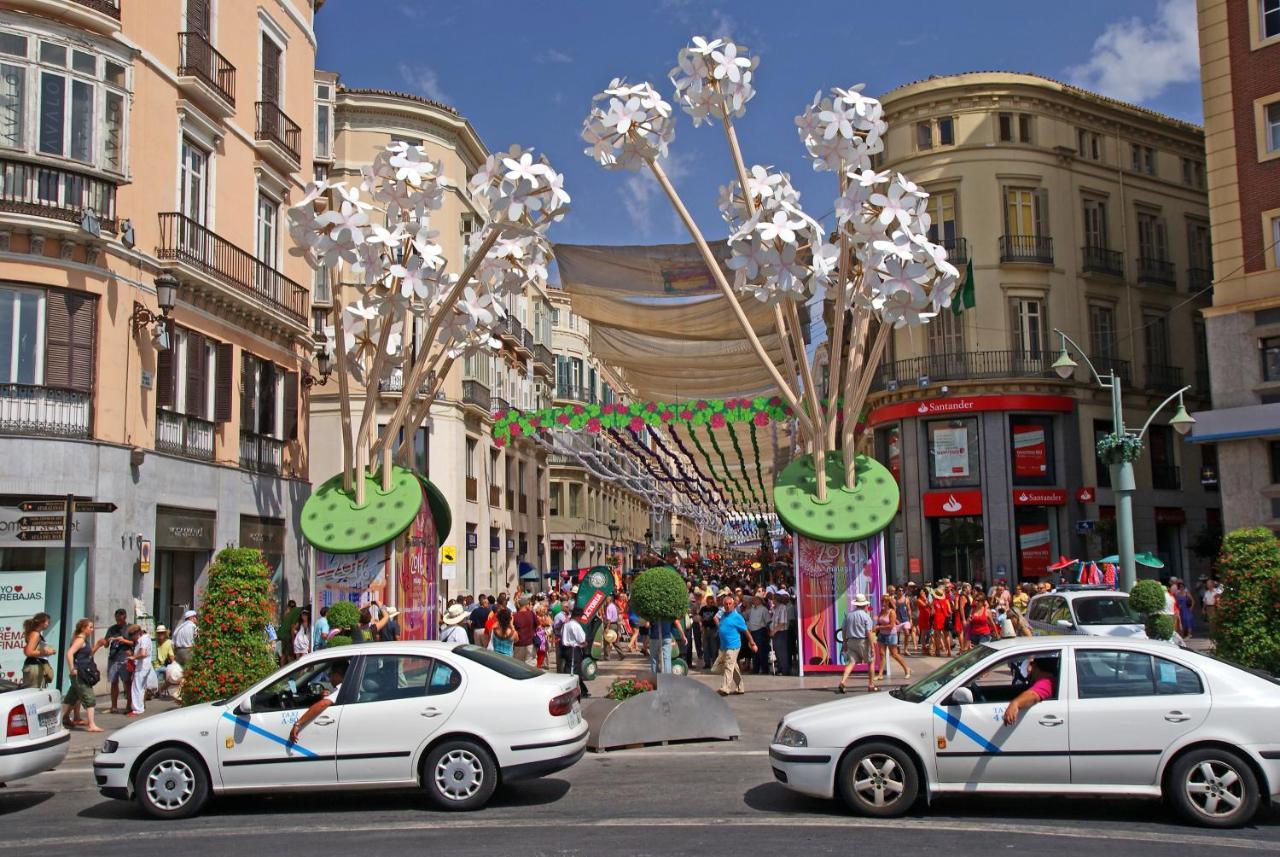 Malaga Centre Apartment with Parking Bagian luar foto