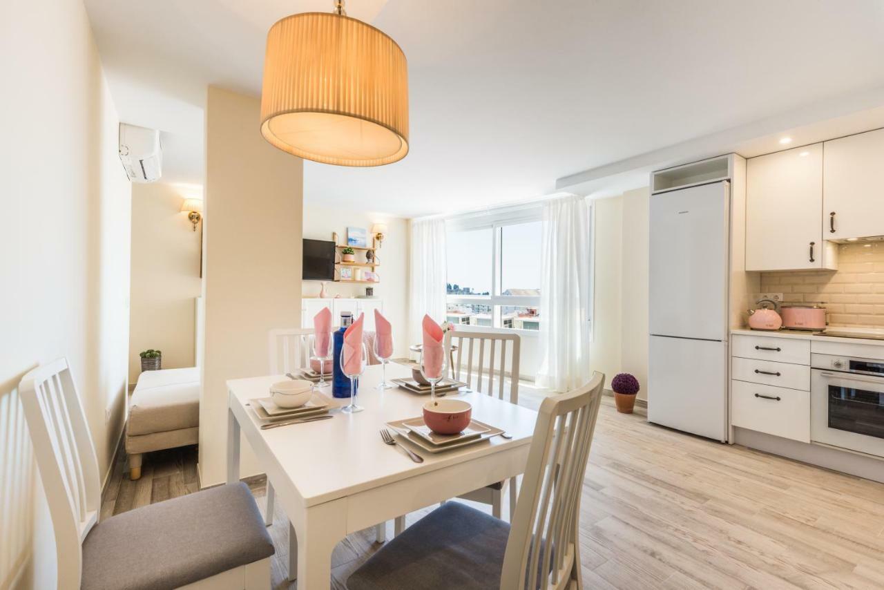 Malaga Centre Apartment with Parking Bagian luar foto