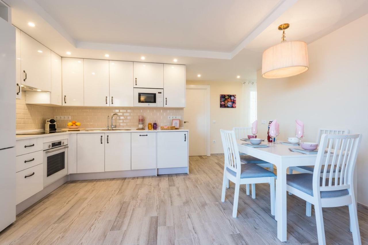 Malaga Centre Apartment with Parking Bagian luar foto