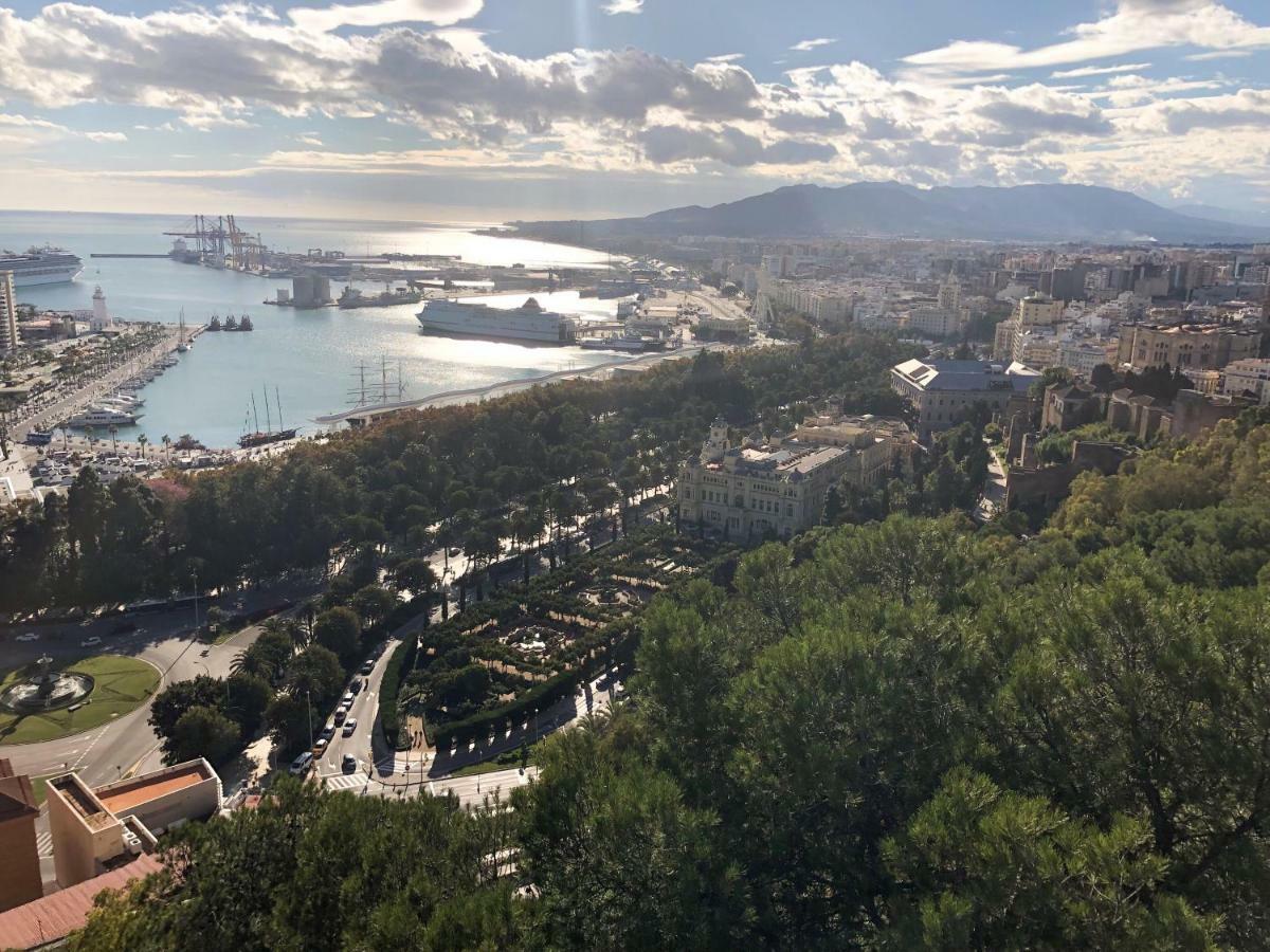 Malaga Centre Apartment with Parking Bagian luar foto